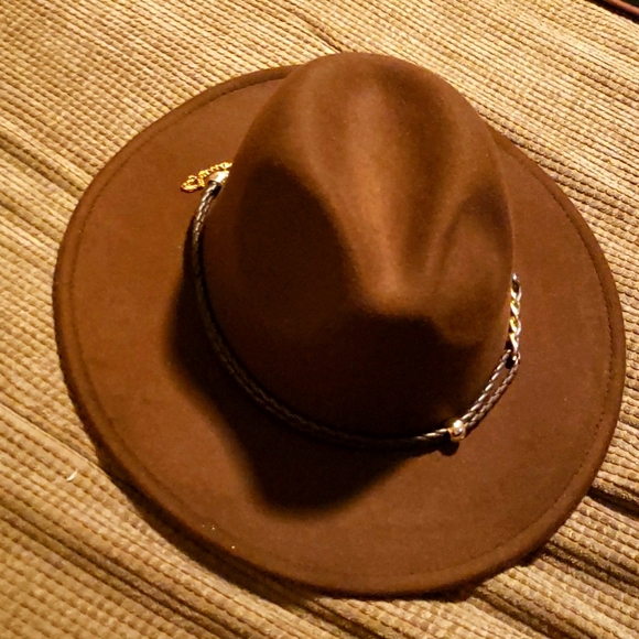 Hat - Picture 1 of 2